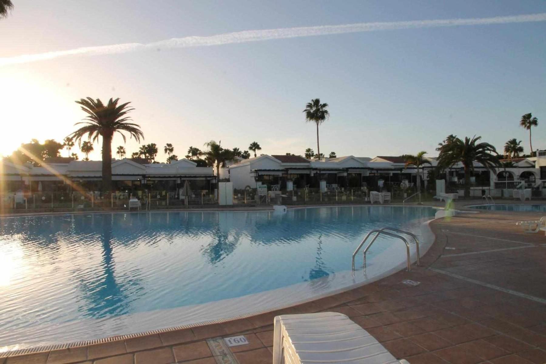 Bungalow Enfrente Piscina En Maspalomas มาสปาโลมาส ภายนอก รูปภาพ